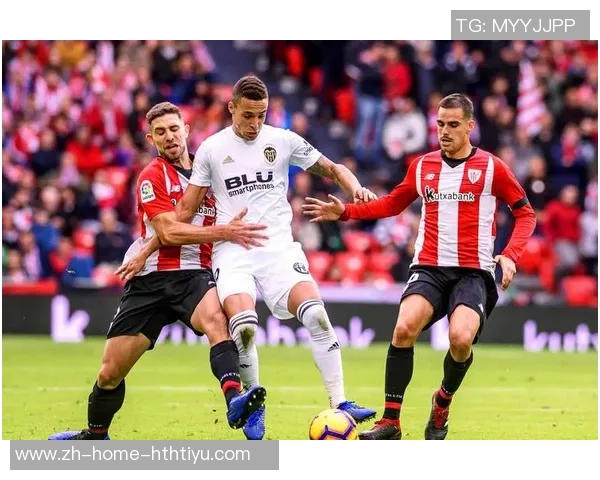 足球排练中的团队协作与战术磨合提升球队整体竞技水平的探讨