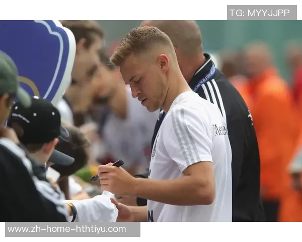 足球帅哥露丁魅力四射的精彩瞬间照片分享与球迷互动